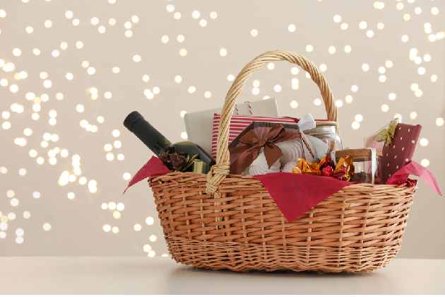 Why Custom Wedding Hampers Are the New Trend in Gifting
